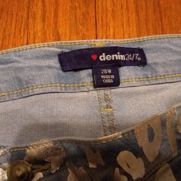 Women's 28W Plus Size Denim24/7 Capri Jeans. BRAND NEW - Picture 3 of 6